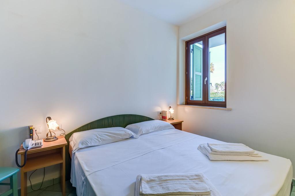 Terra Felice Aparthotel San Felice Circeo Exterior photo